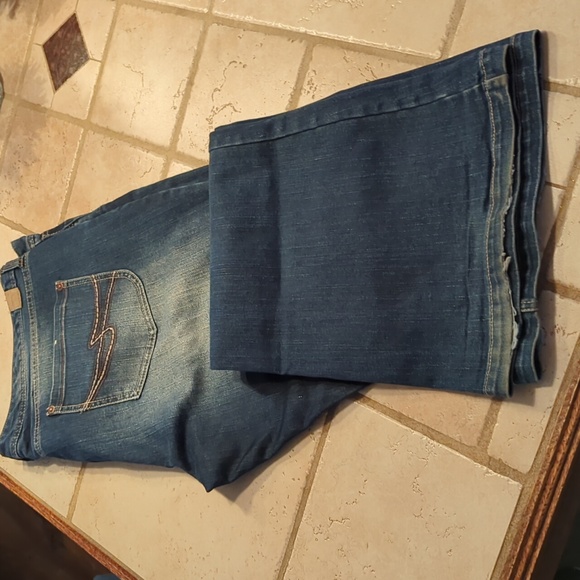 Maurices Molli Flare Jeans 17/18R - Picture 5 of 6